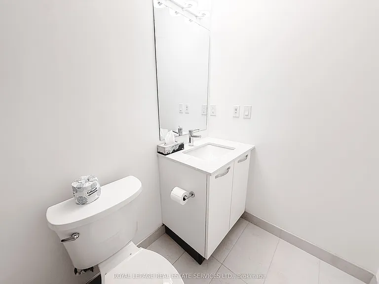 75 James St S #315 — Photo 14