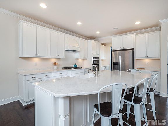 2nd image of 129 Bailey Park Ct