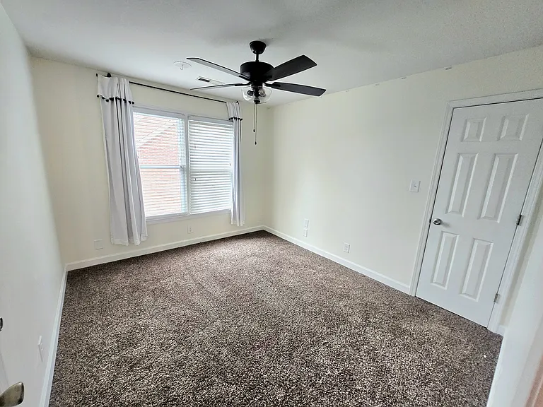 735 Courtland Ave — Photo 45