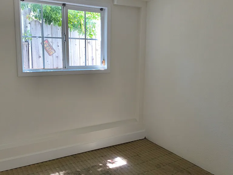 33 Grove St — Photo 22
