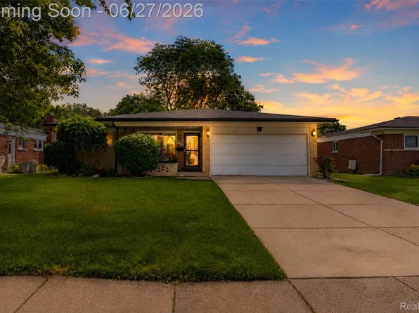 33818 King Richard Dr, Sterling Heights, MI 48310
