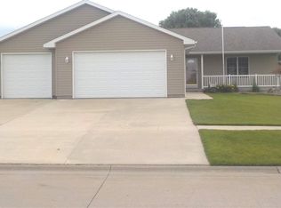 105 8th St, Durant, IA 52747