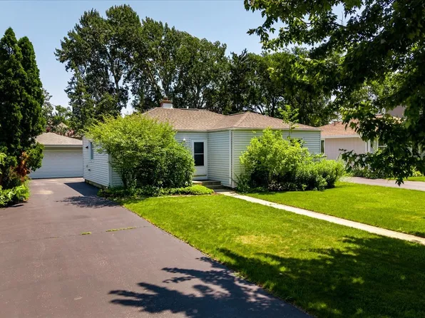 17 S Walnut St, Palatine, IL 60067
