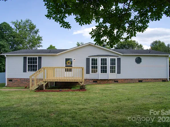 230 Hawks Bill Dr, Lincolnton, NC 28092