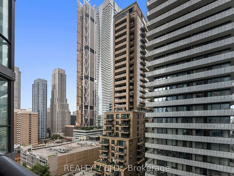 45 Charles St E #1808 — Photo 26