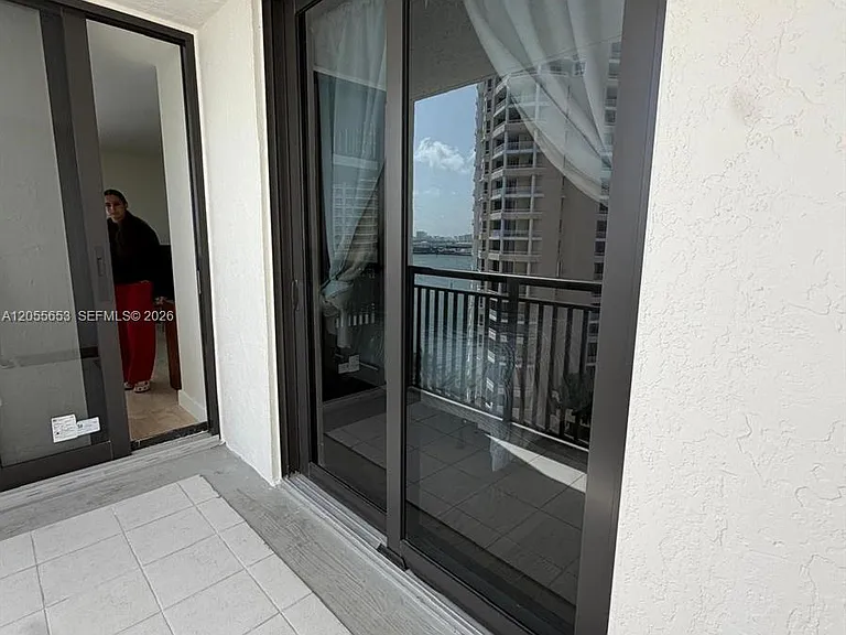 540 Brickell Key Dr #1418 — Photo 16