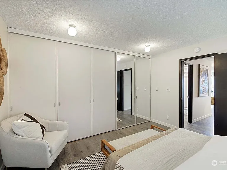400 Melrose Ave E #302 — Photo 25