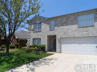1094 Roundrock Dr, Saginaw, TX 76179