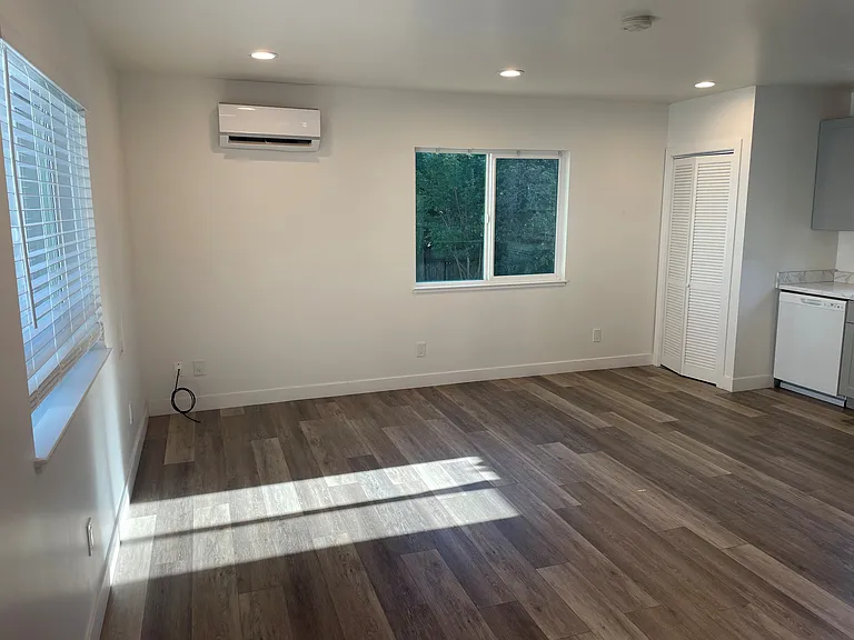 51 N Camino Alto — Photo 4