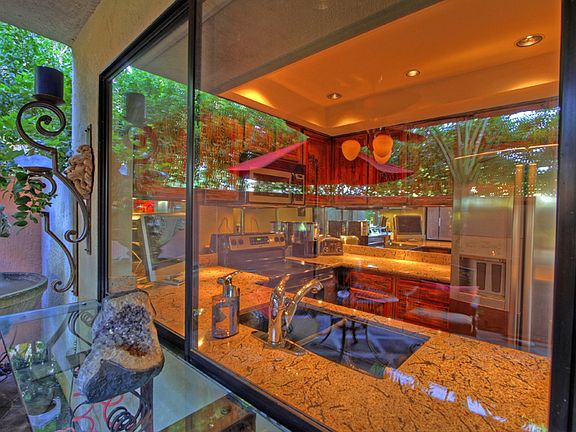 3rd image of 2501 N Indian Canyon Dr Unit 639