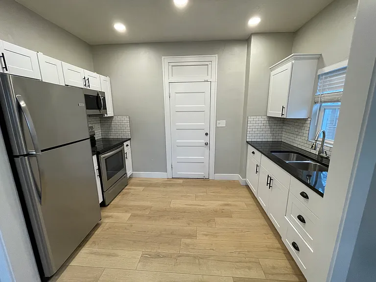 2227 Quincy Ave #B — Photo 6