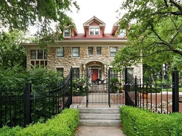 3816 Locust St, Kansas City, MO 64109