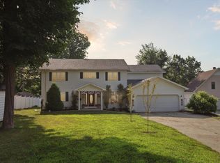 10245 Lakeside Dr, Perrinton, MI 48871