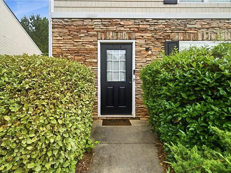 5606 Union Pointe Dr — Photo 2