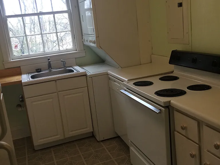 534 Logan St — Photo 28