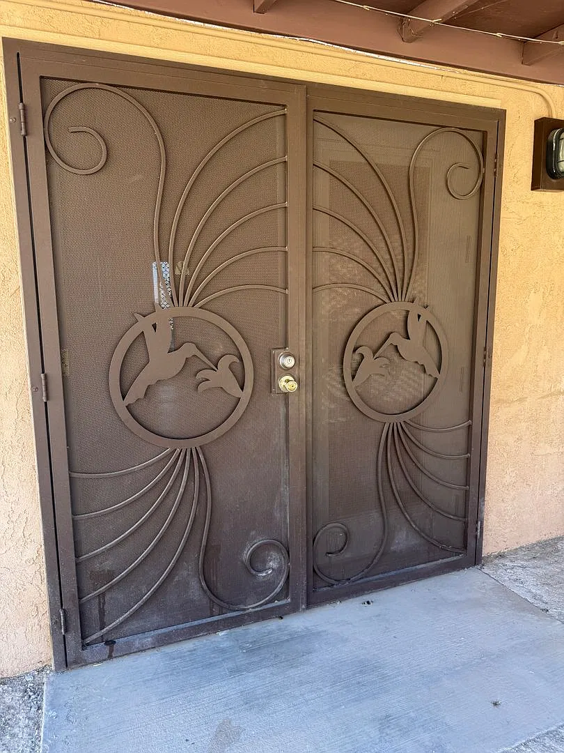 spacious 3 bedroom 2 bath home with large yard on cul-de-sac — Photo 4