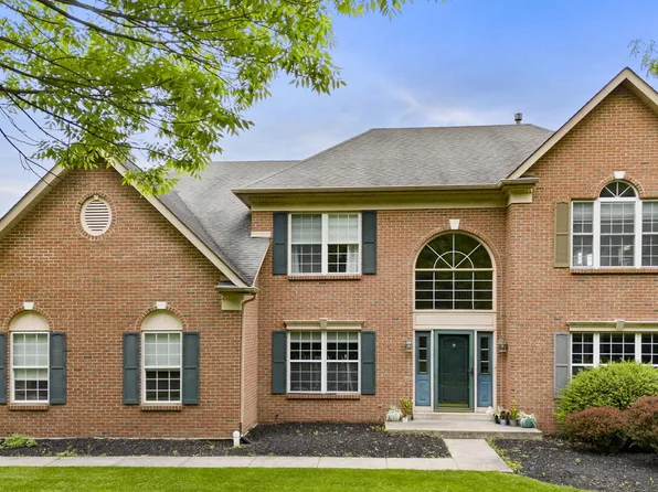 3960 Charter Club Dr, Doylestown, PA 18902