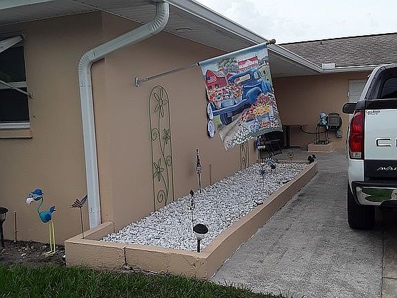 Front planter