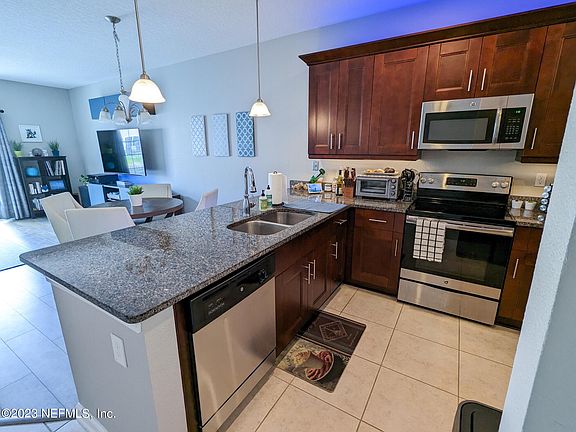 5th image of 11288 ESTANCIA VILLA Circle #1