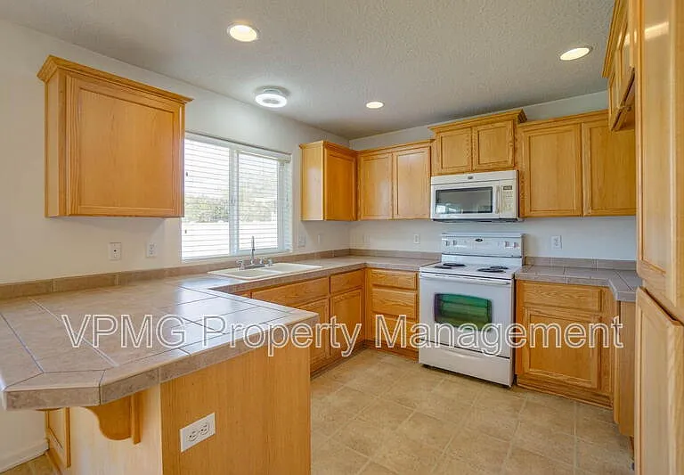 2214 NW 7th St — Photo 12