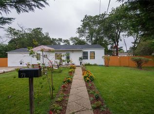 71 Doolittle St, Brentwood, NY 11717
