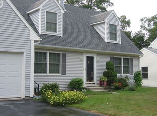 60 Hunting Ridge Dr, Groton, CT 06355