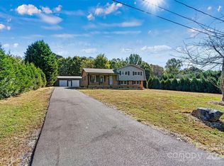 1080 26th St NE, Hickory, NC 28601