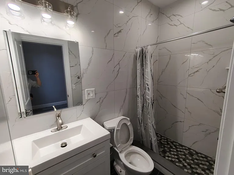 700 N Marshall St #8-C2 — Photo 28