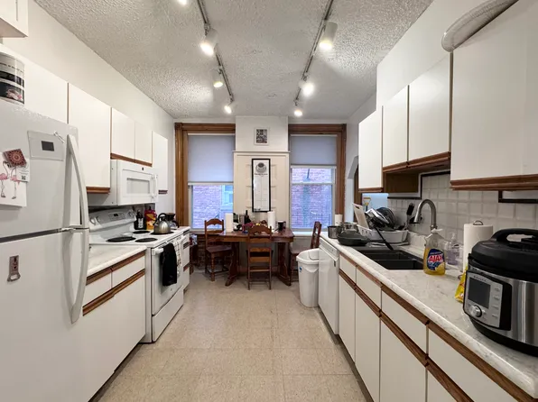 3 Englewood Ave APT 5, Brookline, MA 02445