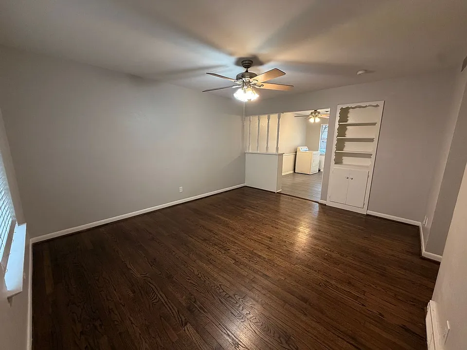 403 La Salle Dr