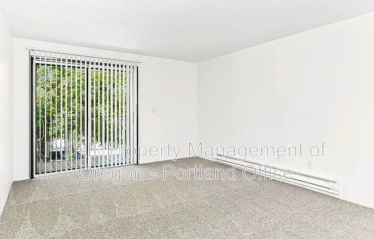 Parkway Garden — Photo 73
