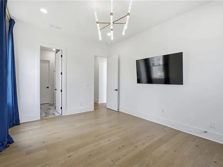 4510 Hawthorn Cir — Photo 24