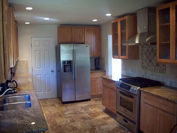2nd image of 564 S Minahen St