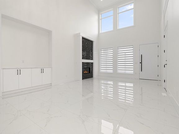 5th image of 2612 Terminal Ct