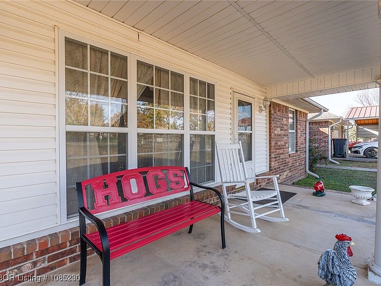 Listing photo 4