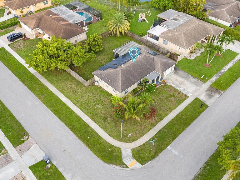 4784 Alfresco St — Photo 29