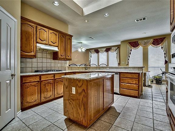 5th image of 4705 Sterling Trace Cir