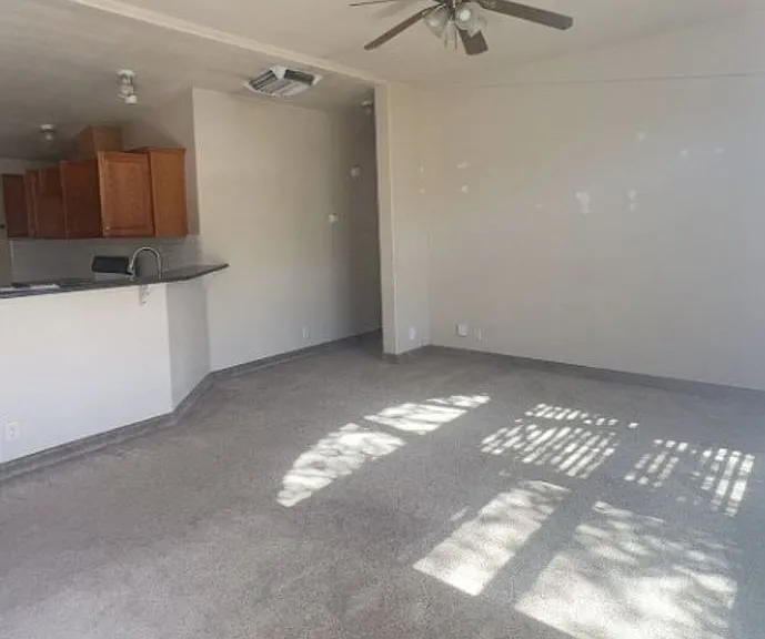 311 N Highland Dr — Photo 5