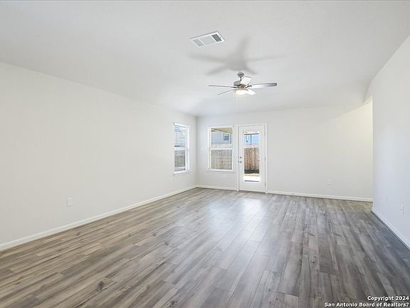 5th image of 11718 Mustang Grove