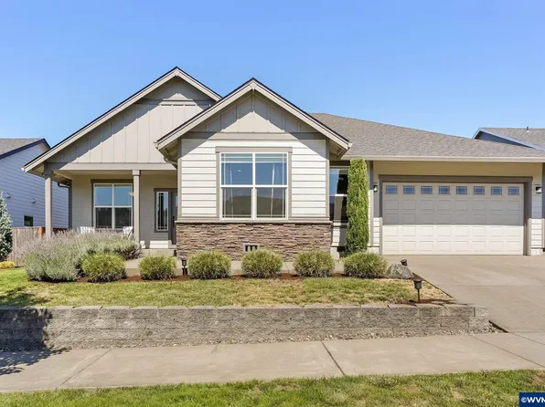 1461 Meadow Ave, Silverton, OR 97381