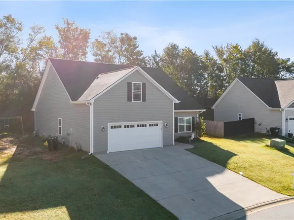 208 Ashwood Ln, Anderson, SC 29625