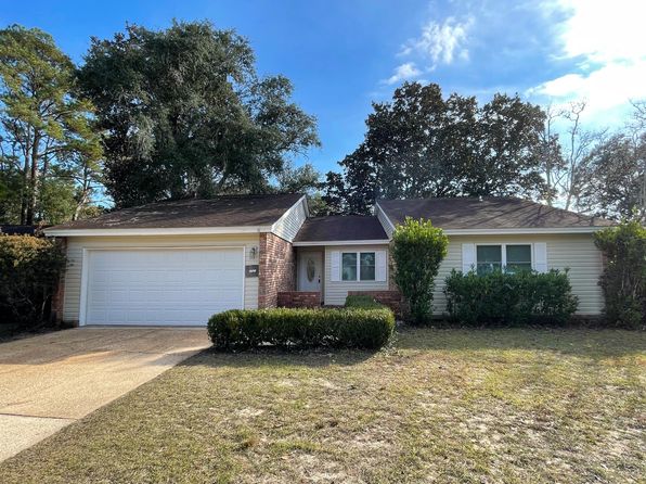 606 Bayou Ln