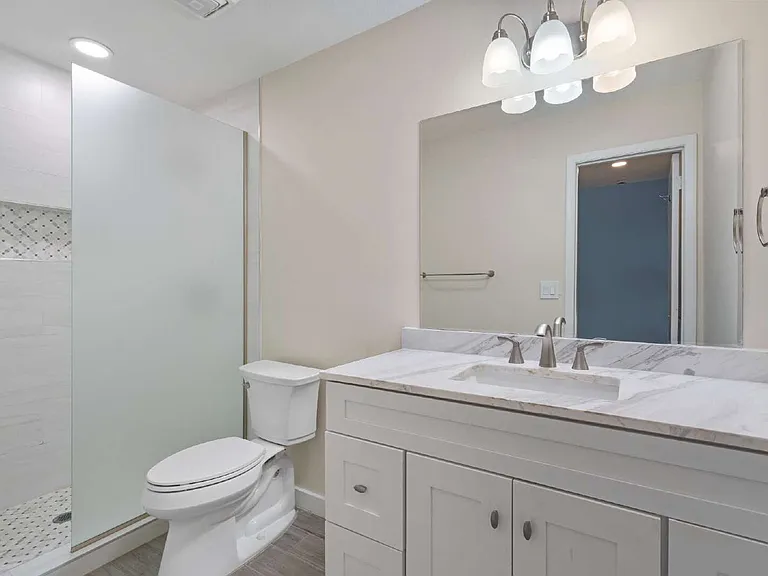 9787 Sawgrass Dr E — Photo 36