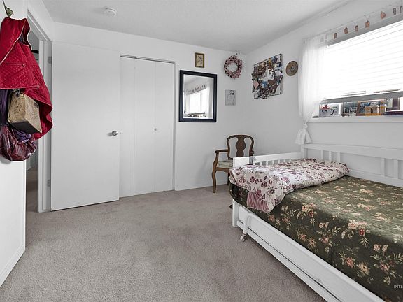 5th image of 20676 Whittier Dr
