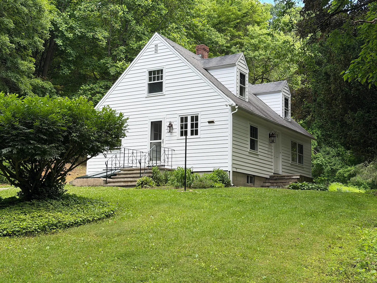 3 bed, 1100 sqft, $3,500 — Photo 1