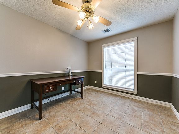 4th image of 709 Waterwood Ln
