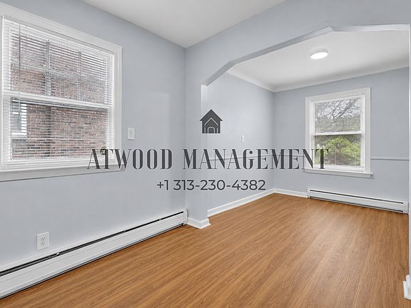5th image of 15752 Rutherford St
