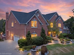 50162 Hidden Point Dr, Northville, MI 48168