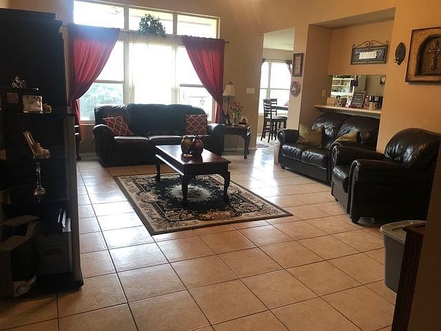1st image of 3912 Camellia Ave