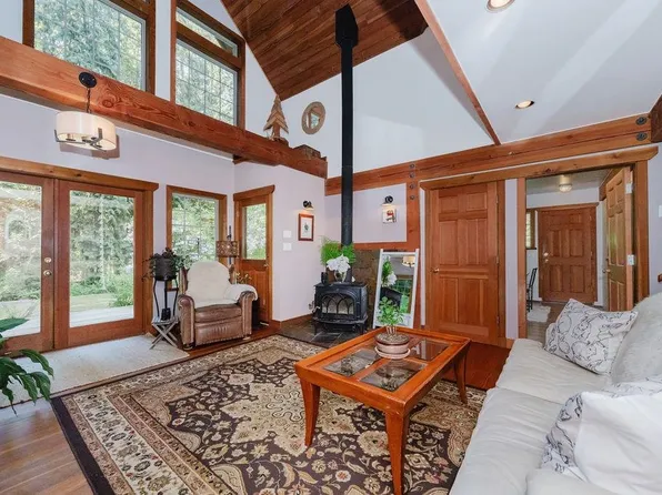 2867 Lower Rd, Sunshine Coast, BC V0N 2W4